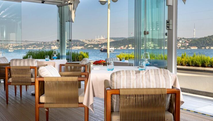 Boğazın Eşsiz Güzelliğine Karşı Aqua Restaurant’ta Keyifli Bir Yemek