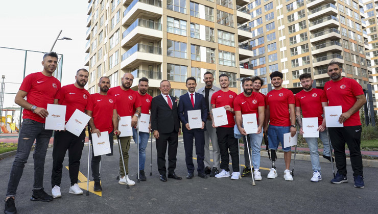 Ağaoğlu’ndan, Ampute Milli Futbol Takımı oyuncularına büyük jest