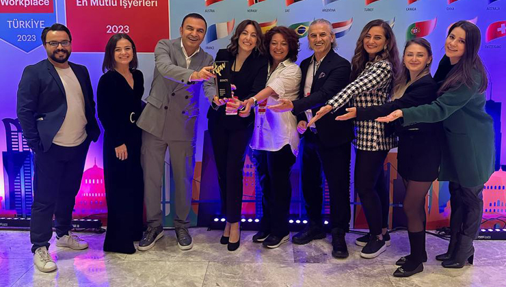 DeFacto’ya ‘Türkiye’nin En Mutlu İşyeri’ ödülü