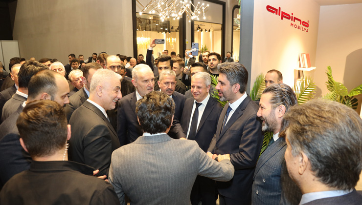 Alpino, İstanbul Mobilya Fuarı’nda Ticaret Bakanı Ömer Bolat’ı ağırladı