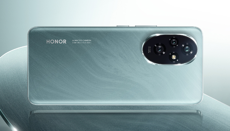 HONOR 200 Pro’ya EISA’dan “Yılın Akıllı Telefonu” Ödülü