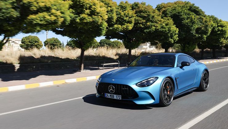 Yeni Mercedes-AMG GT 63 4MATIC+ ile göz alıcı sportiflik